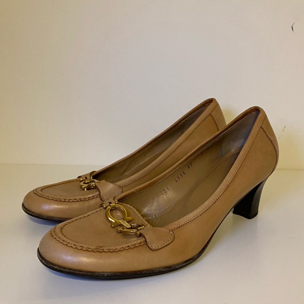 Ferragamo heeled loafer pumps